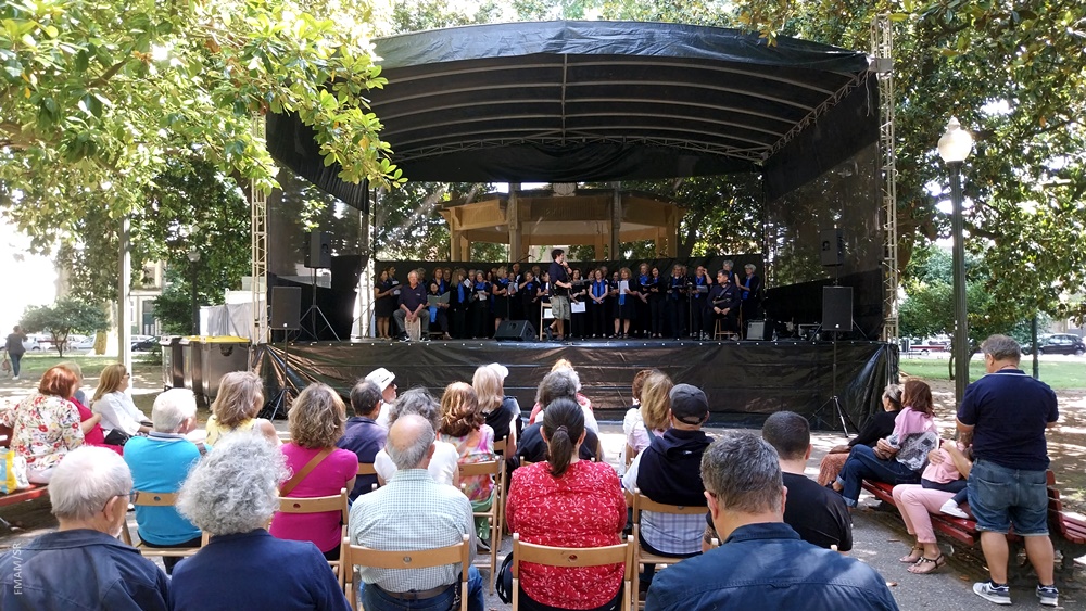 Coro sénior da Fundação Manuel António da Mota está de volta aos jardins do Porto